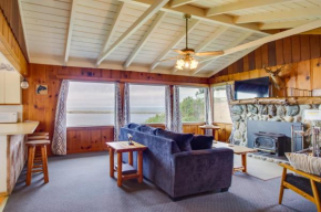 Rustic Coastal Smith River Cottage with Ocean Views!